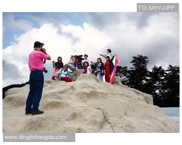 街头艺术展现足球明星魅力女画家的创作之旅与灵感分享