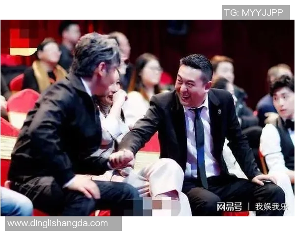 小鲜肉与足球明星同框合影引发热议粉丝纷纷点赞称羡慕不已